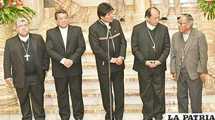 El Presidente Morales junto a autoridades de la Iglesia Católica /ABI
