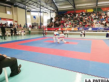 Buena participación de atletas orureños en el nacional de karate /FBK