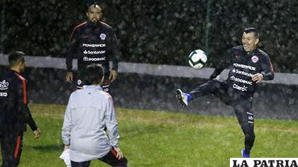 Chile a pesar de la lluvia entrenó en Porto Alegre /epimg.net
