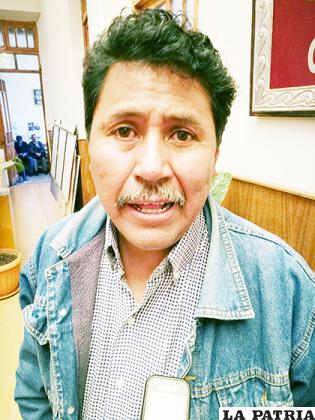 El dirigente Víctor Ayaviri, expresó su molestia /LA PATRIA
