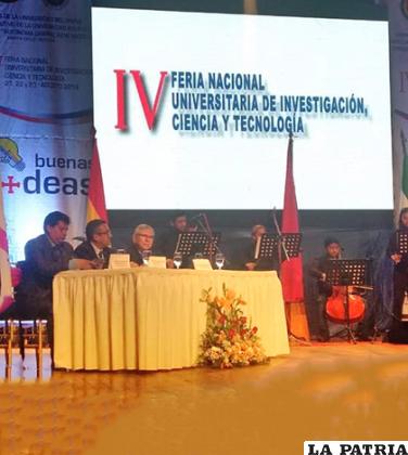 Acto de presentación a la feria de investigación universitaria que se efectuará en agosto /UTO