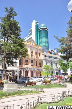 Plaza 10 de Febrero será revitalizada para el 6 de Agosto /LA PATRIA