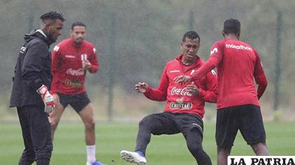 El entrenamiento de la selección peruana previo a la gran final /AS