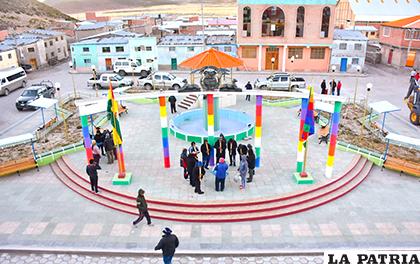 hermosa plaza en el municipio de La Rivera /Gad-Oru
