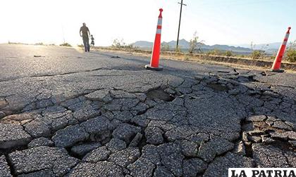 Huellas del terremoto en una autopista del Sur de California /s3c.es