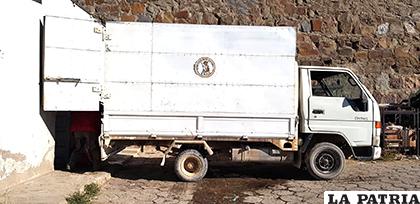 Camión oficial de recojo de desechos hospitalarios /LA PATRIA