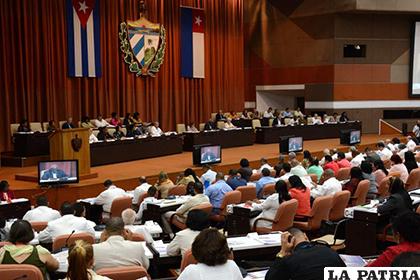 La sesión plenaria del Tercer Período Ordinario en la IX Legislatura del Parlamento cubano /latercera.com