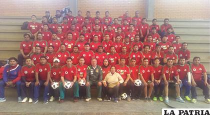 Entrenadores que fueron parte del curso Nivel I de futsal /cortesía Orlando Torrez