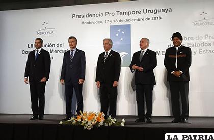 Los presidentes de los países miembros del Mercosur, durante la última cumbre en bloque en Montevideo /abc.com.py/ARCHIVO