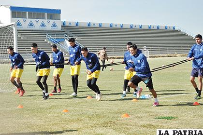 Jugadores de San José durante el entrenamiento de ayer