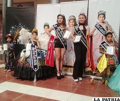 Hermosas representantes de Oruro /LA PATRIA