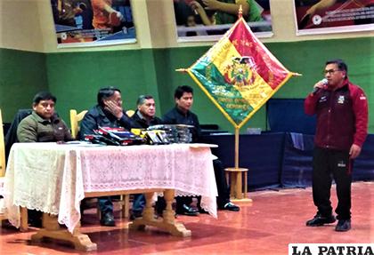 Durante el acto de conmemoración a los 69 años de fundación de la Asociación de Tenis de Mesa Oruro /Cortesía Gustavo Cortez