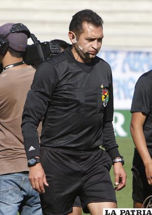 Quintana esperó 15 minutos y luego suspendió el partido /APG