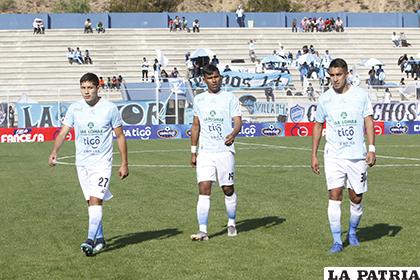 Los jugadores de Aurora se presentaron como corresponde /APG