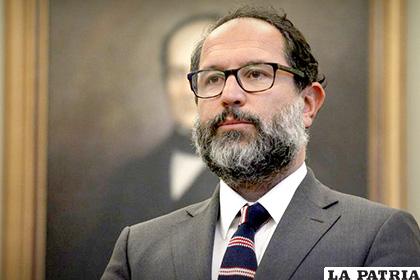 Juan Ignacio Piña, presentó su renuncia al cargo como coagente del Caso Silála /LA TERCERA