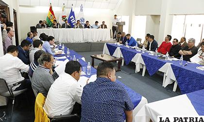 La reunión de la FBF se realizó ayer en Cochabamba /APG