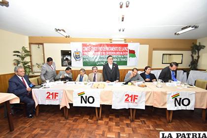 El Comité cívico y opositores se reúnen para determinar paro nacional en protesta a la repostulación de Evo Morales /JAVIER MAMANI APGNOTICIAS