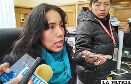 La secretaria de Hacienda, Claudia Arteaga denunció hace algunos días acoso por parte de dirigentes de trabajadores ediles /LA PATRIA