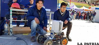 Los jóvenes del IAI construyeron un prototipo de riego y fumigación /LA PATRIA