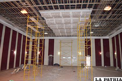 Obras en el teatro avanzan de manera lenta  /LA PATRIA/Archivo