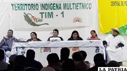 Dirigentes, Corregidores y Autoridades en la sesión inaugural del encuentro /ANF