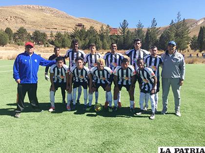 Oruro Royal quiere seguir como puntero del torneo local /Facebook Oruro Royal
