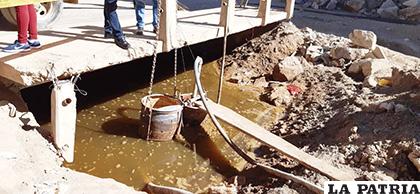 La acidez del agua que emana San José podría corroer rápidamente el concreto del embovedado /LA PATRIA