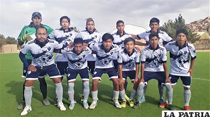 La plantilla de jugadores de Ingenieros que empató con Aurora 1-1 /LA PATRIA - Alejandra Montecinos