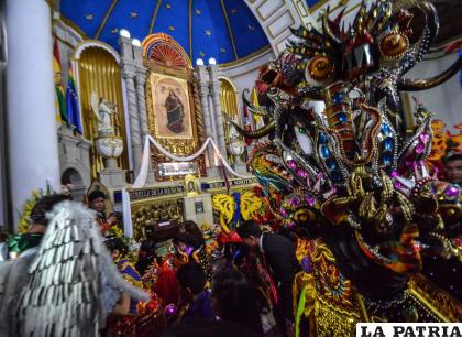 La Diablada Ferroviaria fue una de las primeras en brindar su colaboración /LA PATRIA
