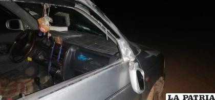 El vehículo fue destrozado por un grupo de comunarios de Ataraque /LA PATRIA