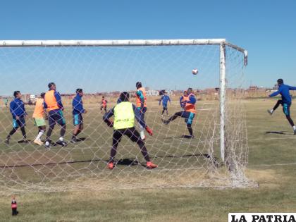 Los “santos” solo deberán abocarse a entrenar, los amistosos se cancelaron /LA PATRIA