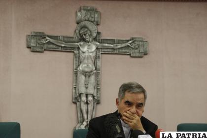 El cardenal Angelo Becciu es uno de los acusados por un negocio inmobiliario en Londres /AP Foto/Gregorio Borgia, File
