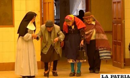 Adultos mayores requieren ayuda de la población /LA PATRIA/ARCHIVO