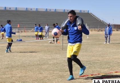 Fernández volvió a los entrenamientos y pidió a sus compañeros más entrega /LA PATRIA