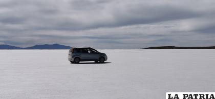 El Salar de Coipasa es uno de los lugares más preferidos para el turismo /LA PATRIA