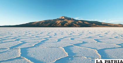 El maravilloso Salar de Thunupa /LA PATRIA