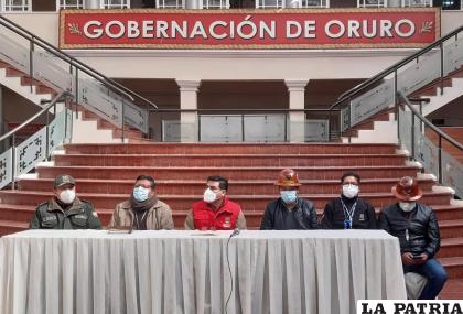 En conferencia de prensa el gobernador Vedia dio a conocer esa determinación  
/LA PATRIA