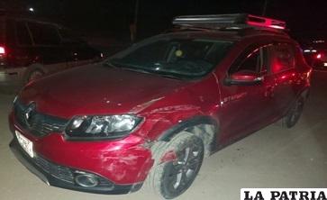 El vehículo rojo iba en otra dirección, sin esperar que el otro motorizado ingrese a su vía /LA PATRIA