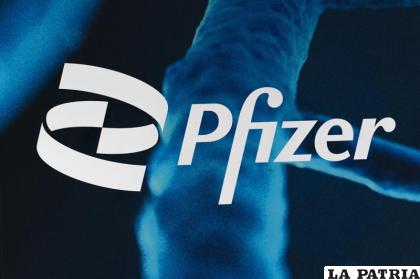 El logo de Pfizer /AP Foto/Mark Lennihan