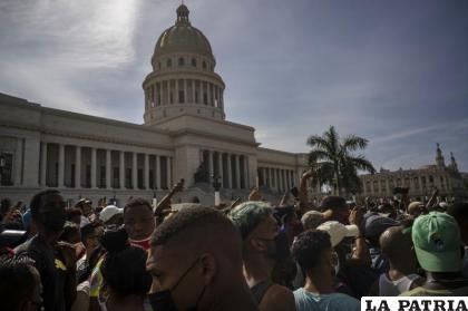 Protesta frente al Capitolio en La Habana, Cuba /AP Foto/Ramón Espinosa