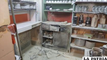 Se evidenciaron daños materiales en el interior de la pastelería /LA PATRIA