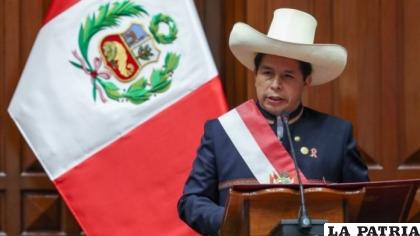 La investidura del nuevo gobernante peruano, el izquierdista Pedro Castillo /EFE