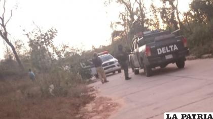 Efectivos policiales en Porongo tras el asesinato de tres policías /OPINIÓN