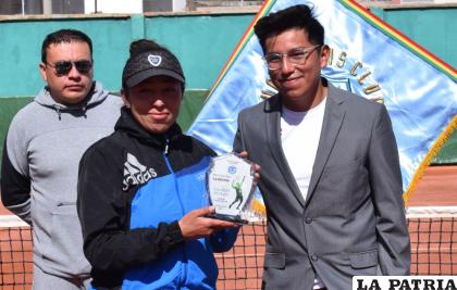 Aracely Guevara campeona plata de la categoría Primera Máster /LA PATRIA
