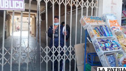 Trancaron las rejas de salida del lugar para evitar que los sujetos escapen /LA PATRIA

