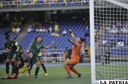 Bolivia no pudo hacerle frente a la selección ecuatoriana /APG