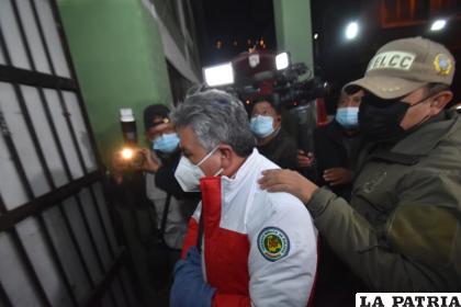 El galeno fue llevado de la Fiscalía a instancias policiales /APG