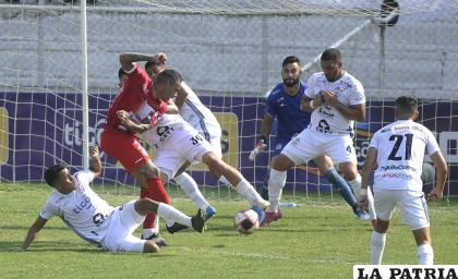 Los equipos de Real Tomayapo y Real Santa Cruz volverán a enfrentarse, ahora por el torneo Clausura 2022 /APG