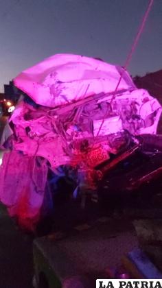 La camioneta quedó destrozada /cortesía