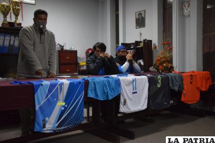 Acto de presentación y entrega de la casaca oficial /LA PATRIA